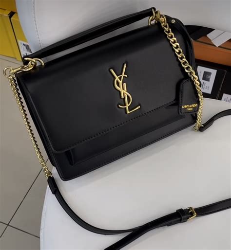 Женские сумки Yves Saint Laurent (Ив Сен Лоран) купить.